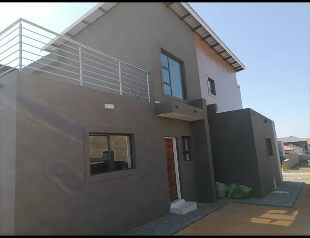 4 BEDROOM HOUSE FOR SALE IN BENDOR